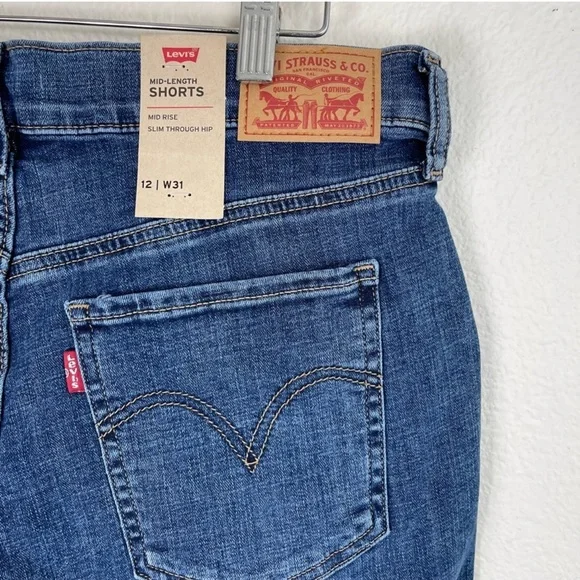 Levis Women's Mid Length Shorts size 31 - Picture 4 of 10